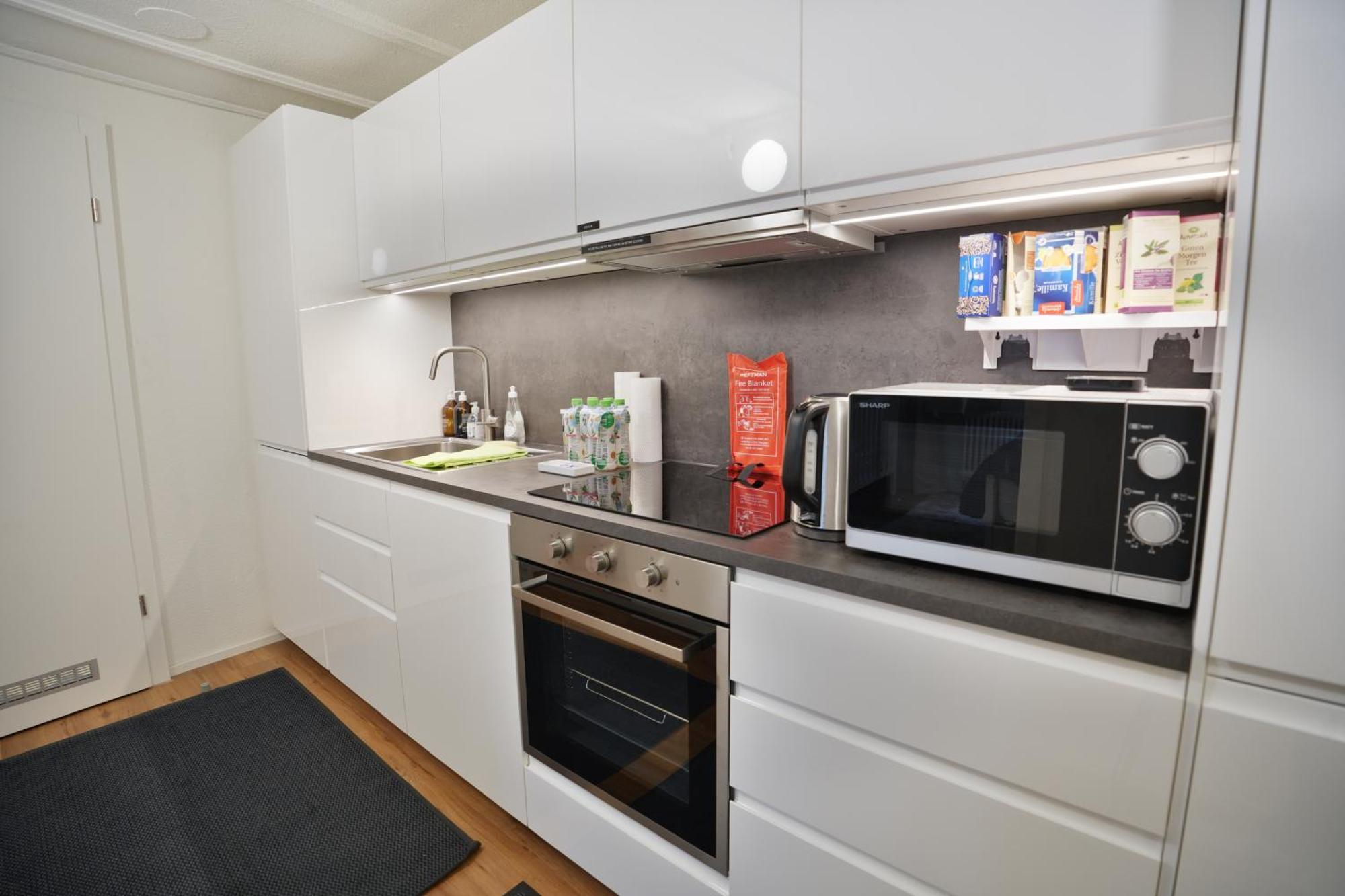 Cozy City Center, 4 Bedroom- 120Sq, 5Min Walk To Main Station Базел Екстериор снимка