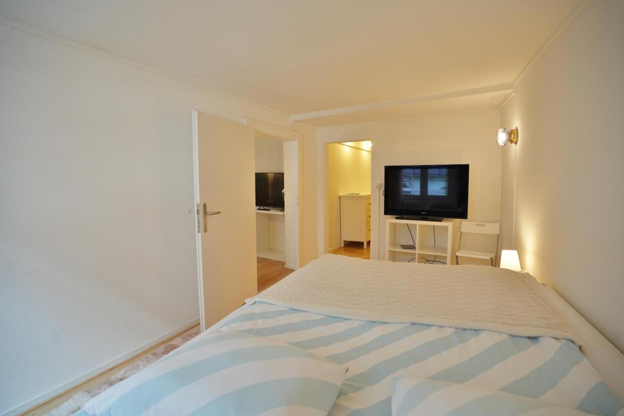 Cozy City Center, 4 Bedroom- 120Sq, 5Min Walk To Main Station Базел Екстериор снимка